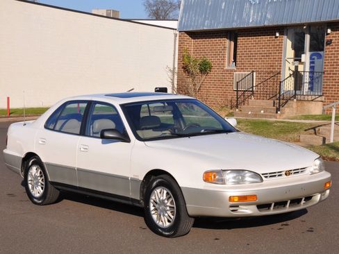 Used 1996 Toyota Camry LE FWD image 7