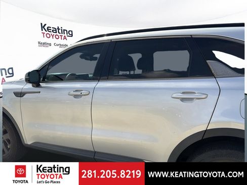 Used 2021 Kia Sorento S AWD/4WD image 6