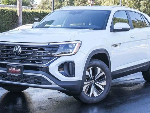 New 2026 Volkswagen Atlas Cross Sport SE FWD image 1