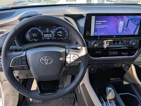 Used 2026 Toyota Grand Highlander AWD Hybrid image 3
