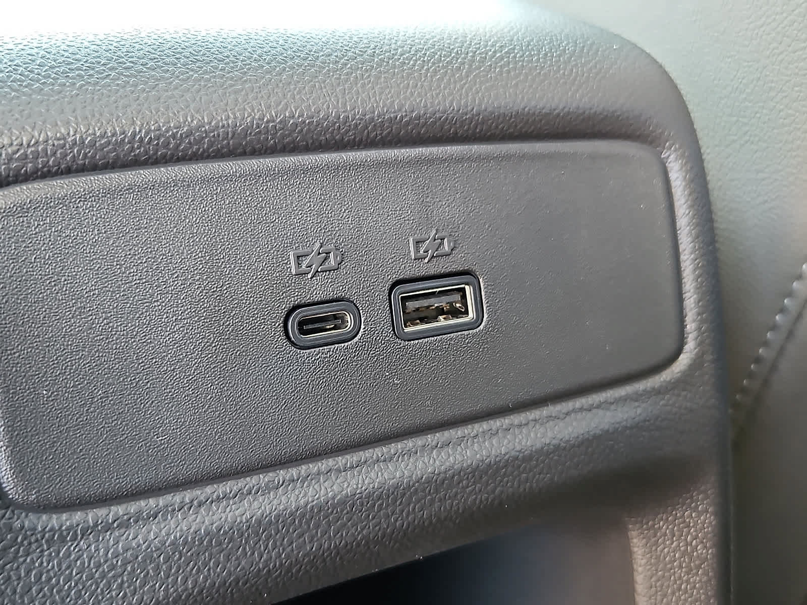 New 2026 Chevrolet Trax ACTIV w/ Sunroof Package FWD image 23
