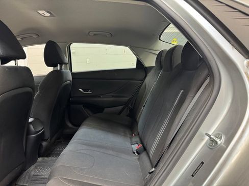Used 2021 Hyundai Elantra SEL FWD image 15