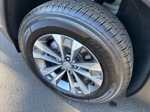 Used 2026 Chevrolet Equinox LT image 32