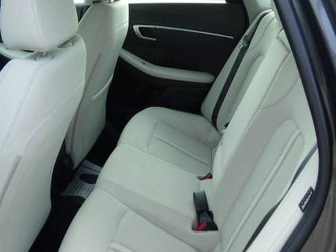 Used 2025 Hyundai Sonata SEL FWD image 11