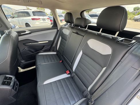 Used 2022 Volkswagen Taos SEL AWD/4WD image 14