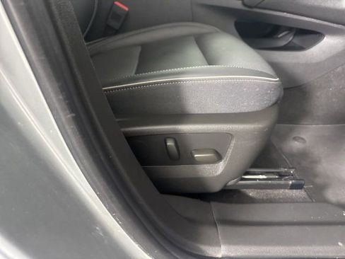 Used 2023 Buick Envision Essence image 19