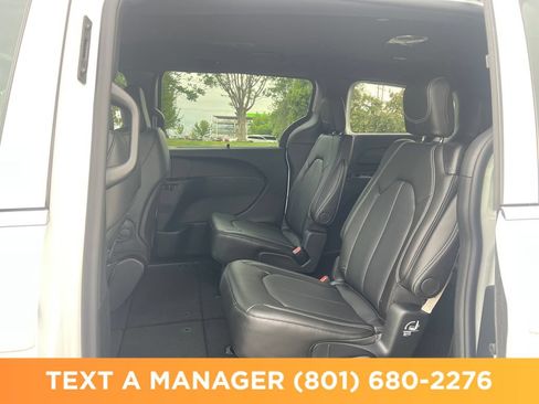 New 2027 Chrysler Pacifica Select AWD/4WD image 23