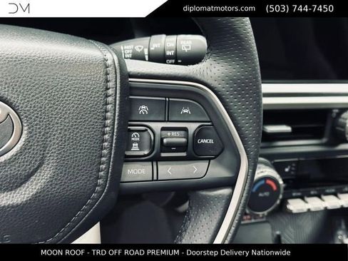 Used 2025 Toyota 4Runner TRD Off-Road Premium AWD/4WD image 30
