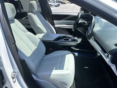 Used 2024 Cadillac Lyriq Luxury AWD/4WD image 29