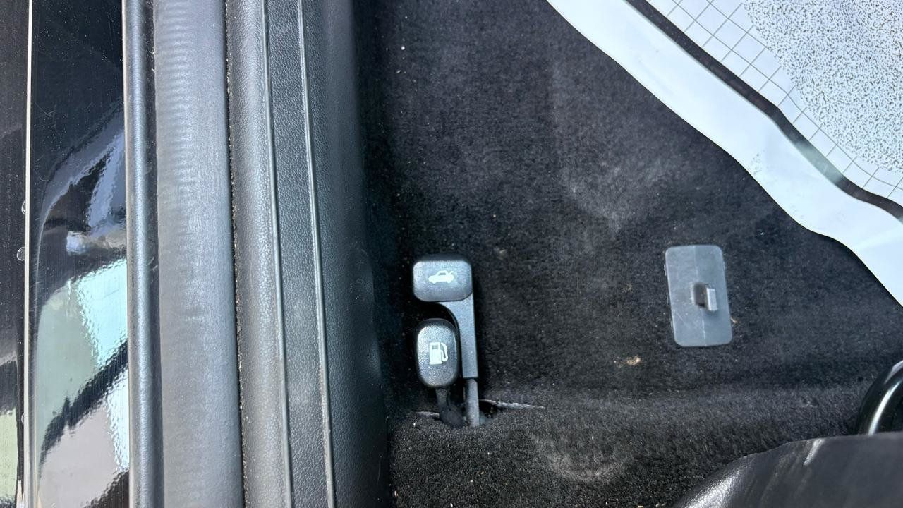Used 2023 Hyundai Elantra SEL FWD image 18