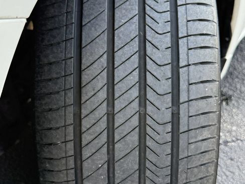 Used 2016 Nissan Maxima Platinum w/ Interior Lighting Package FWD image 16