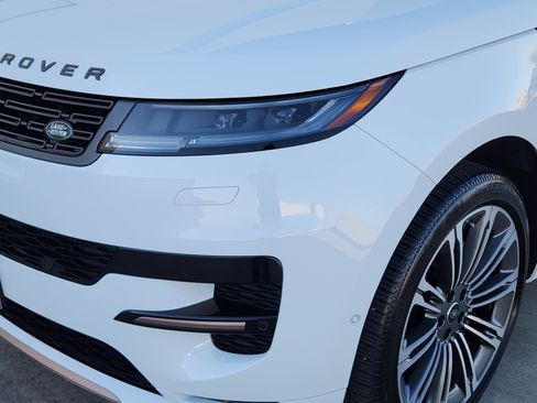 Certified 2025 Land Rover Range Rover Sport Dynamic SE image 9