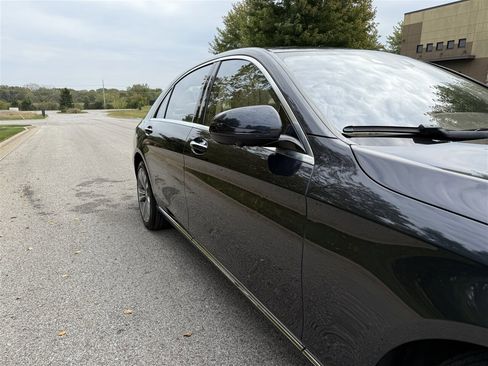 Used 2015 Mercedes-Benz S 550 4MATIC Sedan w/ Premium 1 Package image 36
