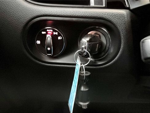 Used 2021 Porsche Macan image 45