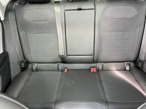 Used 2023 Volkswagen Taos SE w/ Panoramic Sunroof Package FWD image 14