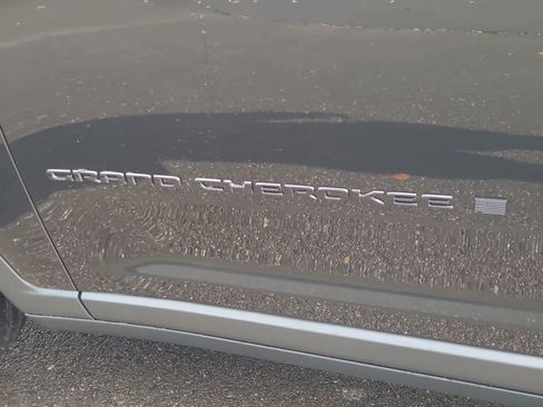 New 2025 Jeep Grand Cherokee L Altitude image 15