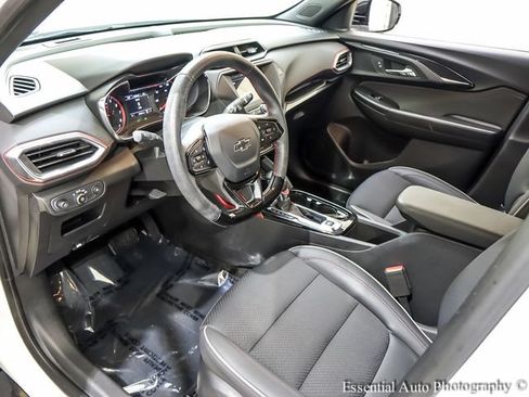 Used 2023 Chevrolet TrailBlazer RS FWD image 11