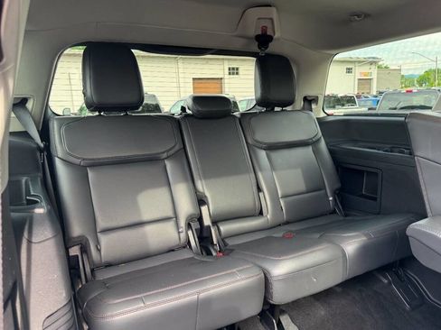 Used 2025 Ford Expedition Active AWD/4WD image 19
