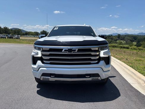Used 2023 Chevrolet Silverado 1500 High Country w/ High Country Premium Package AWD/4WD image 2