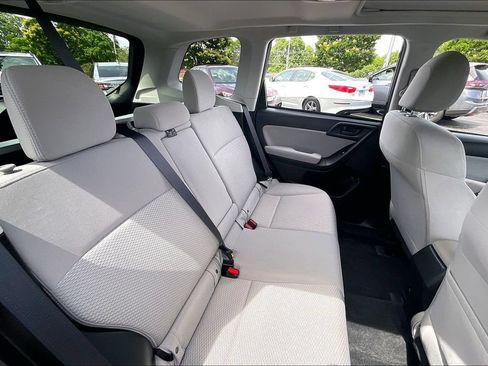 Used 2014 Subaru Forester 2.5i Premium w/ All-Weather Package AWD/4WD image 30