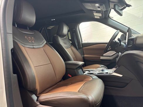 Used 2021 Ford Explorer King Ranch w/ Premium Technology Package image 31