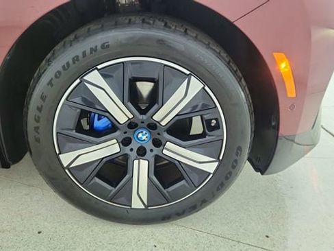 Used 2023 BMW iX xDrive50 w/ Premium Package image 62