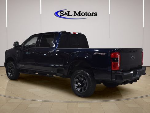 Used 2023 Ford F250 Lariat w/ Sport Appearance Package AWD/4WD image 4