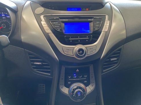 Used 2013 Hyundai Elantra SE image 16