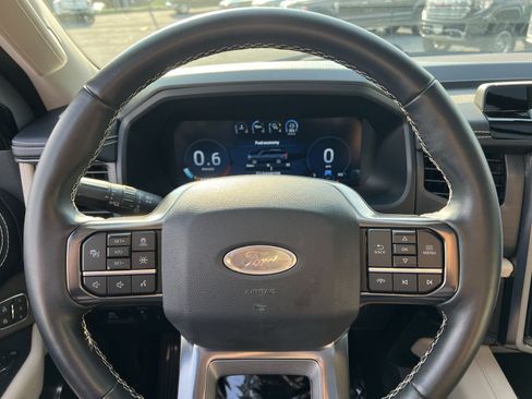 Used 2024 Ford Expedition Platinum AWD/4WD image 24