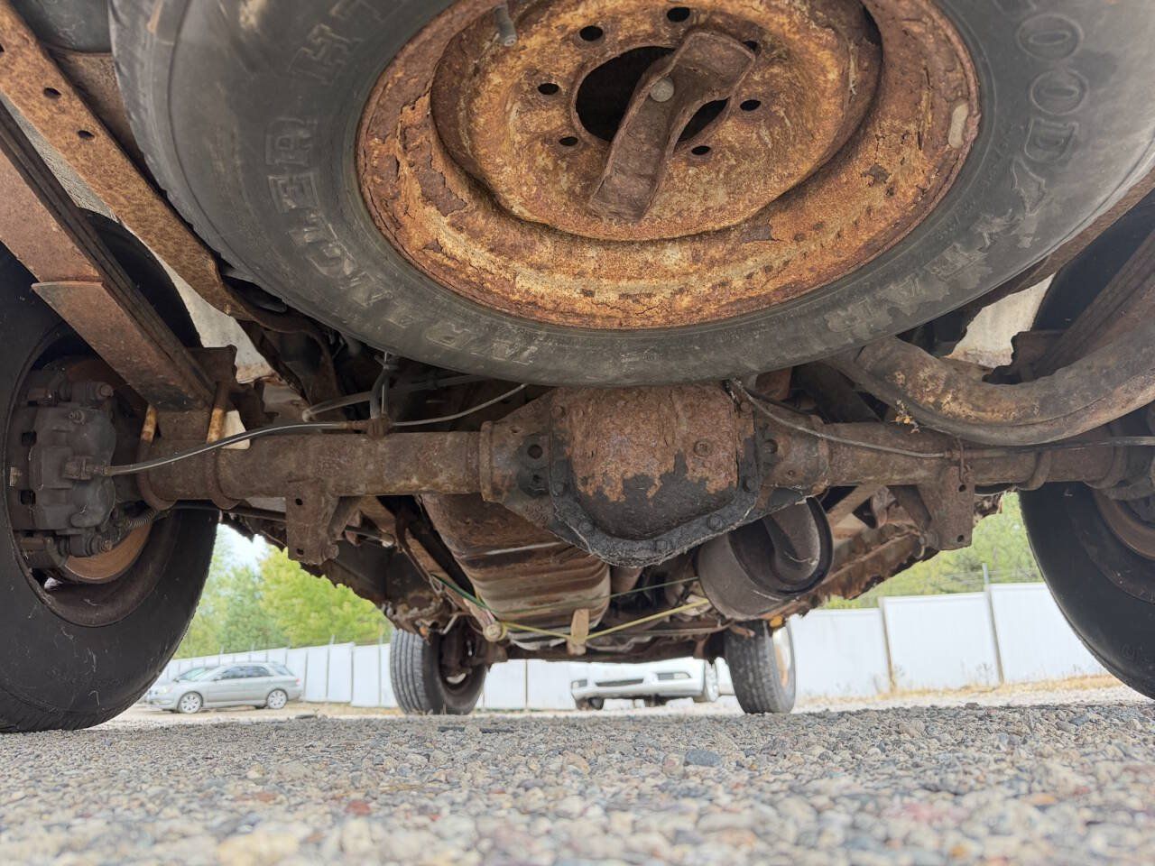 Used 1999 Ford E-350 and Econoline 350 Super Duty RWD image 16