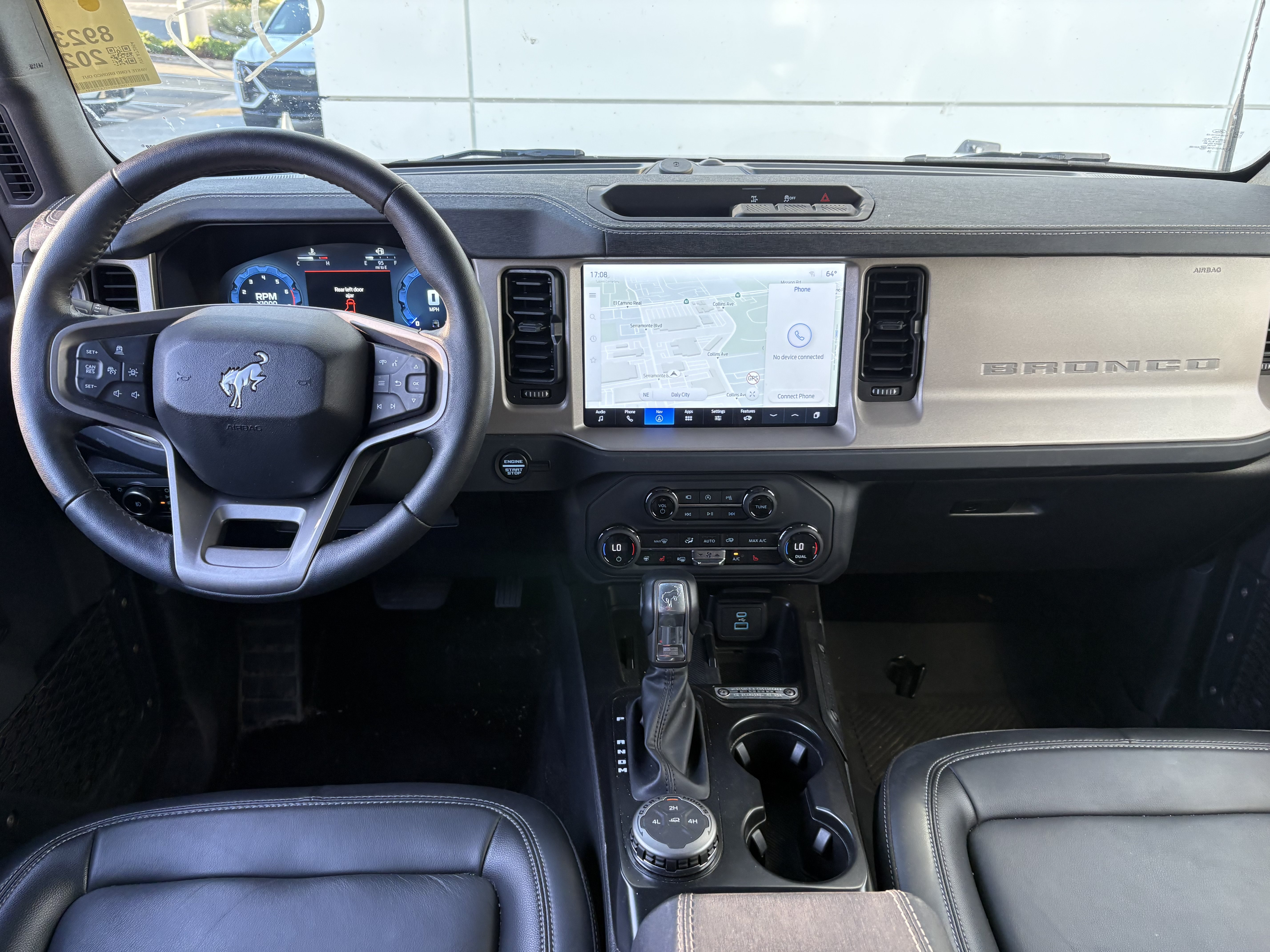 Used 2025 Ford Bronco Outer Banks AWD/4WD image 14