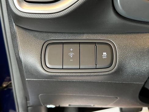 Used 2023 Hyundai Venue SEL w/ Cargo Package image 18