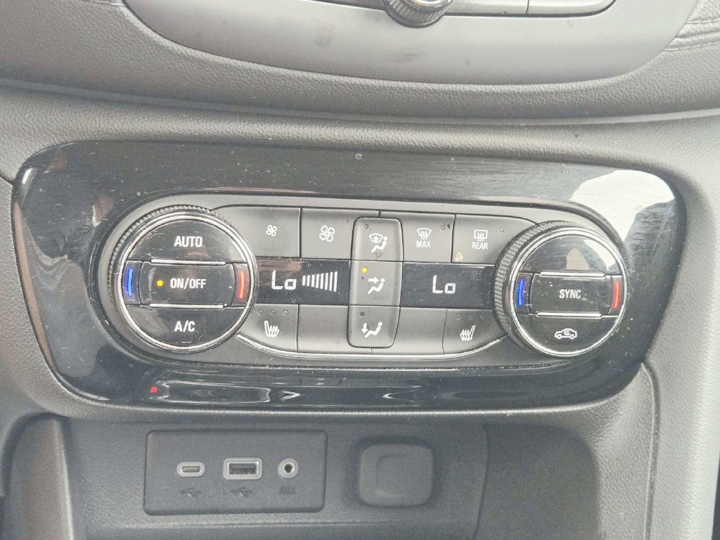Used 2023 Buick Encore GX Select AWD/4WD image 25