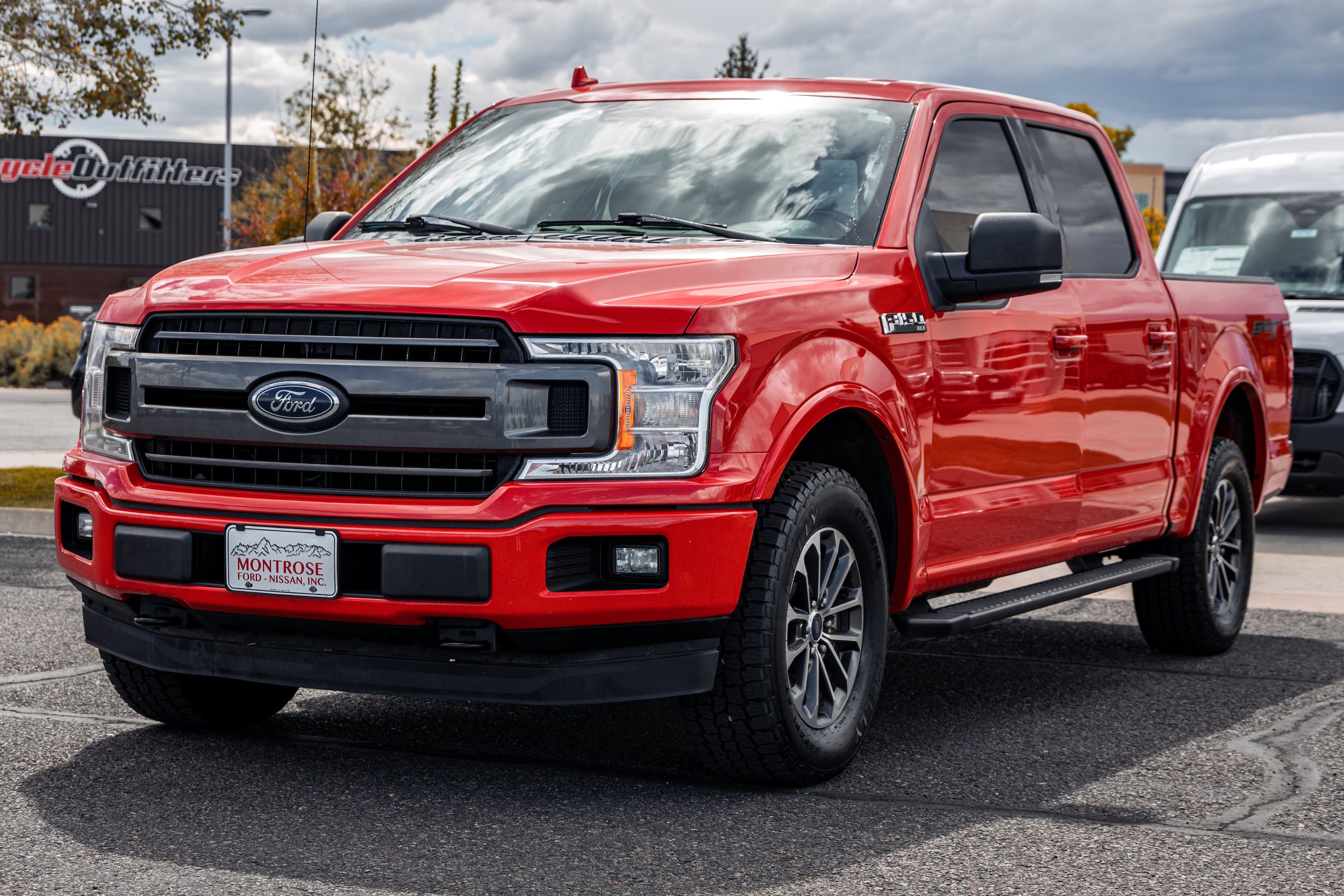 Used 2018 Ford F150 XLT w/ Equipment Group 302A Luxury AWD/4WD image 1