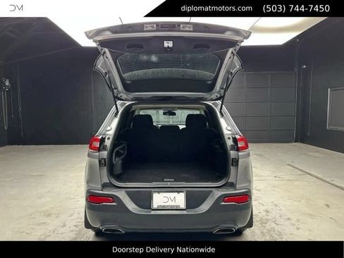 Used 2018 Jeep Cherokee Sport w/ Cold Weather Group AWD/4WD image 43