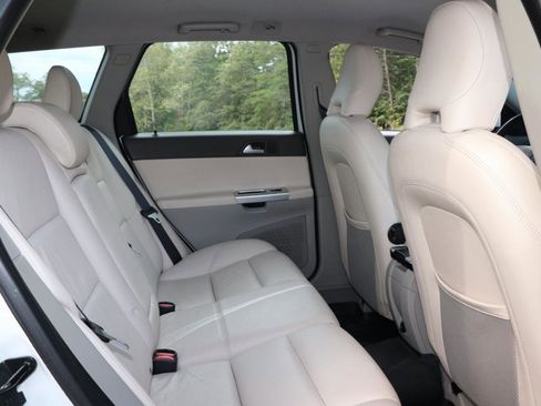 Used 2011 Volvo V50 T5 FWD image 27