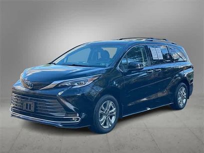 Used 2022 Toyota Sienna Platinum