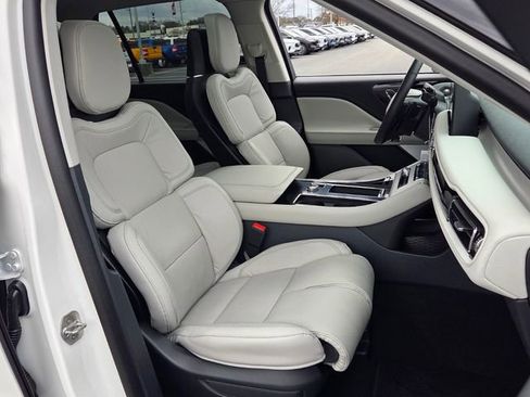 New 2026 Lincoln Aviator Reserve image 17
