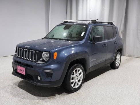Used 2023 Jeep Renegade Latitude w/ Premium Group image 5