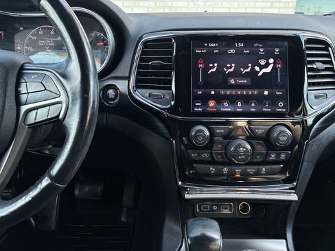 Used 2020 Jeep Grand Cherokee Altitude image 18