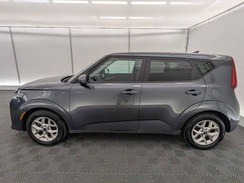 Used 2021 Kia Soul S image 3