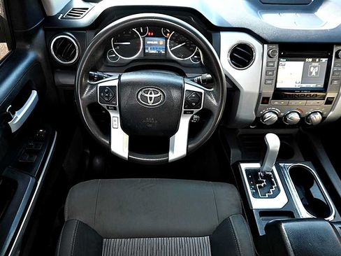 Used 2017 Toyota Tundra SR5 w/ SR5 Upgrade Package RWD image 10