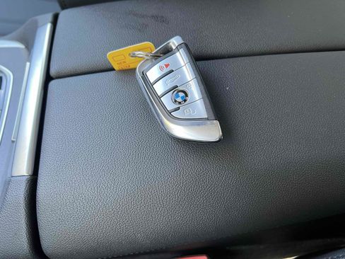 Used 2022 BMW X7 xDrive40i w/ Premium Package image 52