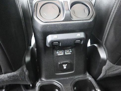 Used 2021 Jeep Gladiator Overland AWD/4WD image 17