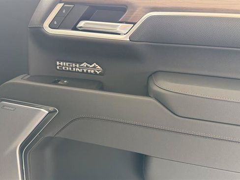 New 2026 Chevrolet Silverado 1500 High Country w/ Technology Package AWD/4WD image 18