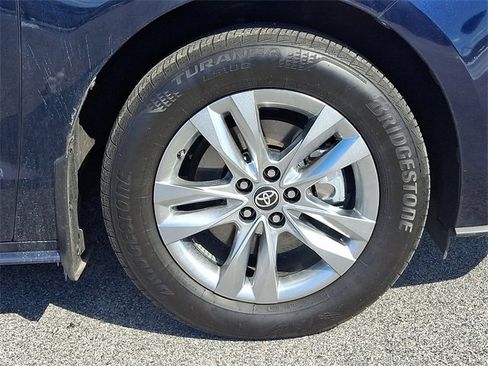 Used 2024 Toyota Sienna XLE w/ XLE Plus Package image 12