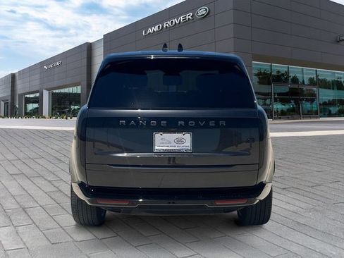 Used 2025 Land Rover Range Rover SE AWD/4WD image 4