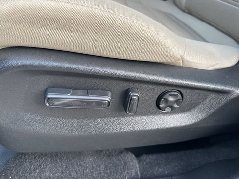 Used 2019 Honda CR-V EX image 17