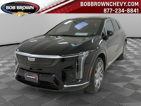 Certified 2025 Cadillac Optiq Luxury 2 w/ LPO, Floor Liner Package AWD/4WD image 1