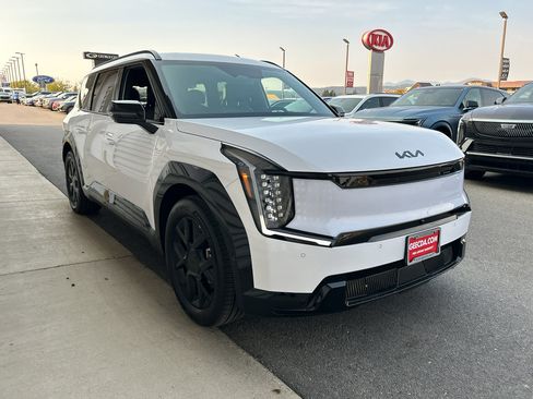 New 2026 Kia EV9 Land w/ Nightfall Edition Package image 3